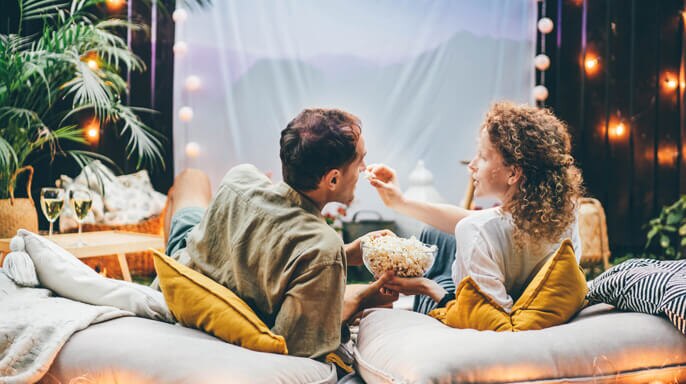 Wine & Popcorn Pairings for Your Fall TV Date Night